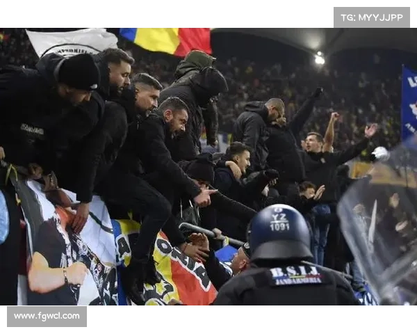 罗马因球迷骚乱遭遇空场两轮处罚意甲联赛重重打击